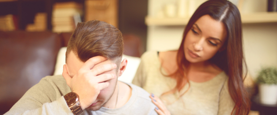 لا "تتحفه" بنصائحك الباهتة ولا تصطنع البهجة أمامه.. 14 جملة احذر قولها لمريض الاكتئاب