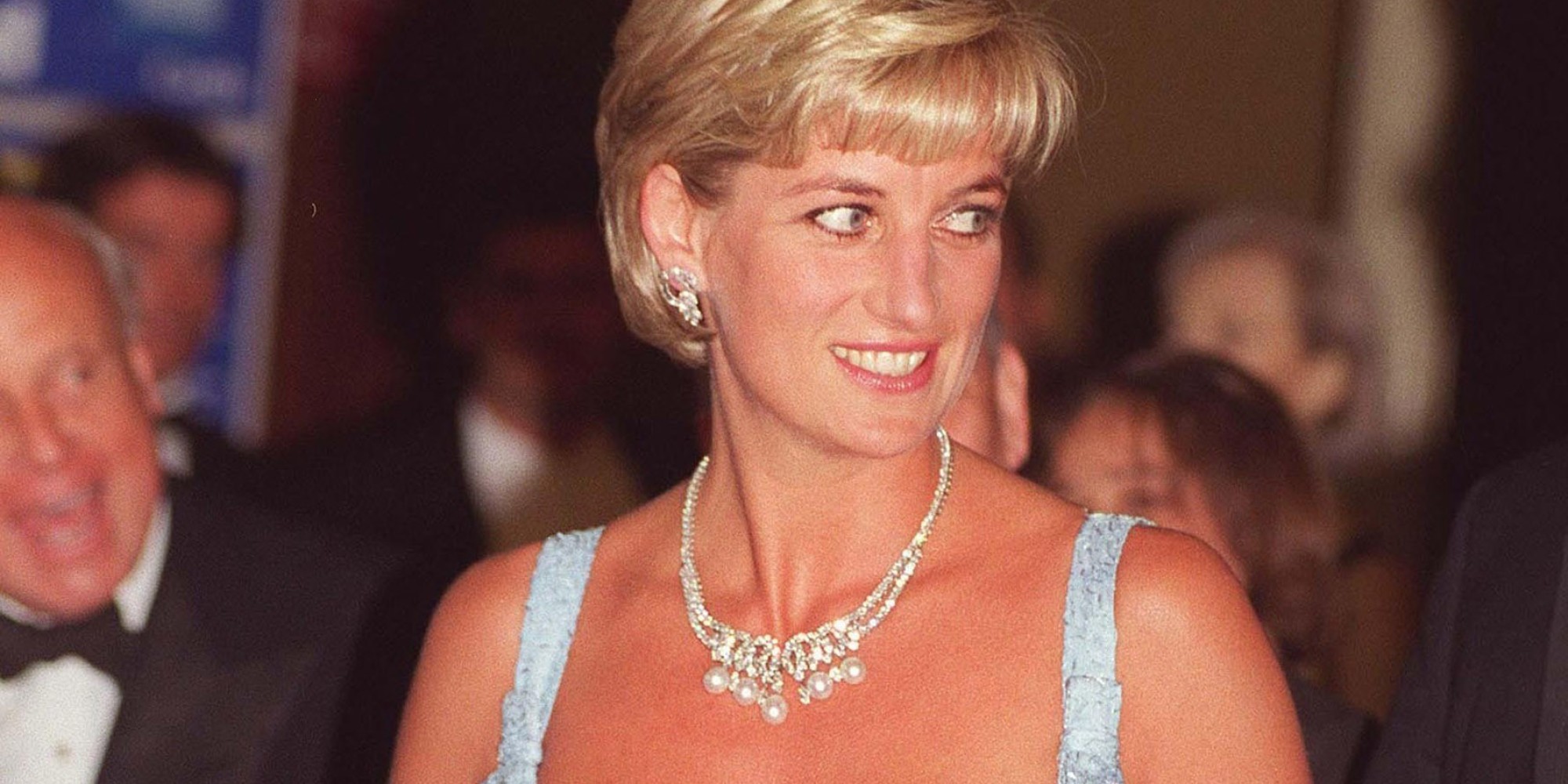 Princess Diana's Iconic 'Swan Lake' Necklace Can Be Yours For ... - Huffington Post Canada