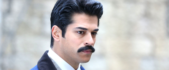 التقاط صورة مع بوراك يكلف 2500 درهم.. عرض بمليوني دولار لحفل زفاف ممثل تركي في دبي