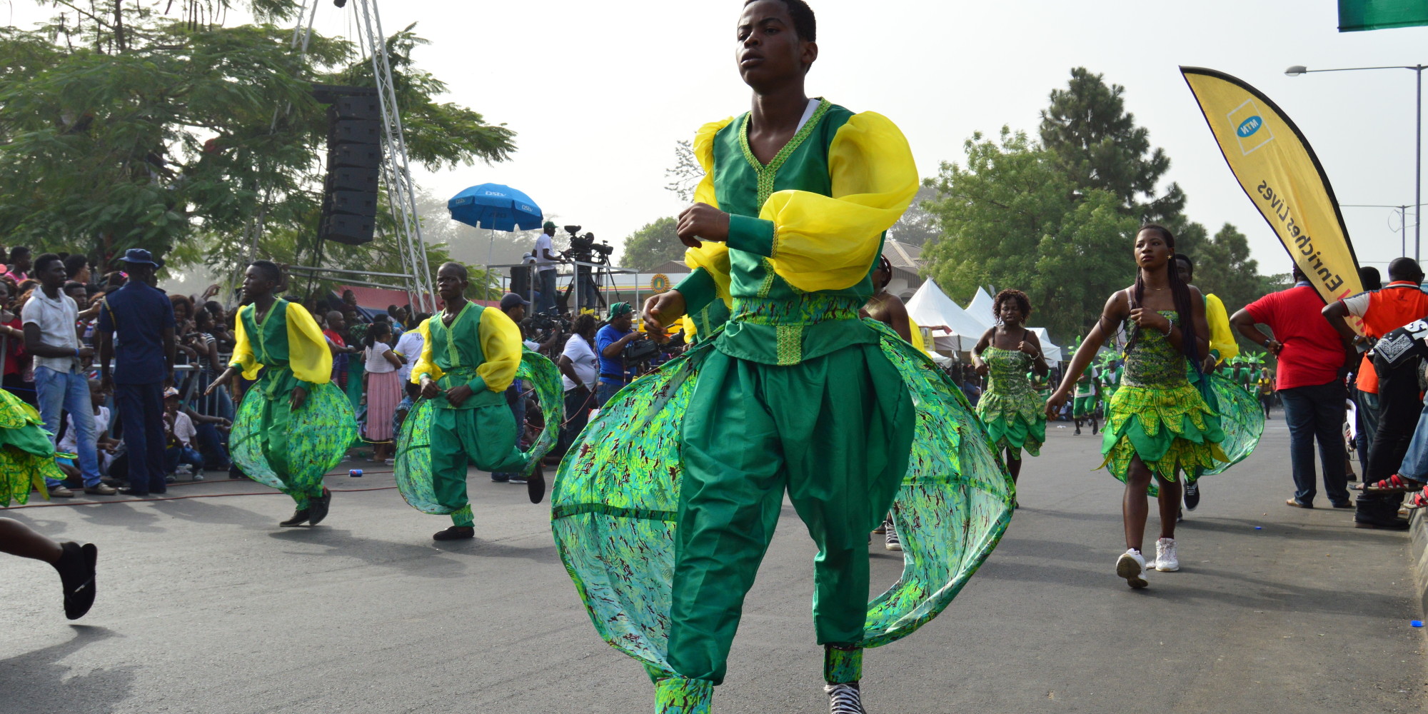 #DiscoverNigeria: Exploring The Calabar Carnival, The Biggest Street Party In Nigeria - Huffington Post UK