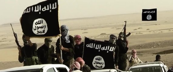يستعرض قوته بالعريش.. داعش يقتحم متاجر ويحطِّم كاميرات مراقبة ويوزِّع منشورات تتوعَّد الأقباط بالموت