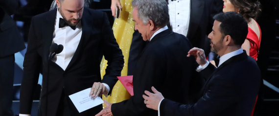 هذه الممثلة أخذت عقله فقرَّر مِن عنده منحَها جائزة أفضل فيلم.. هذا ما جرى في كواليس أكبر خطأ ارتكبته الأوسكار