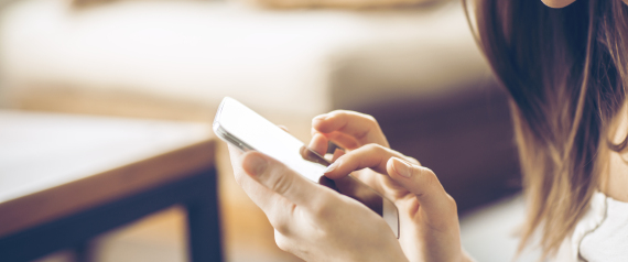 آبل تفقد خصوصيتها.. هاتف آيفون الجديد يتحول إلى سامسونغ Galaxy