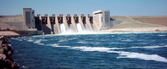 سيناريو كارثي للرقة.. سكان المدينة السورية التي تخضع لسيطرة داعش يتخوَّفون من تفجير سد الفرات