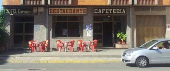 عصابة تناولت مأدبة طعام بقيمة 2300 دولار ثم اختفت في لمح البصر.. هذه حيلتهم البسيطة