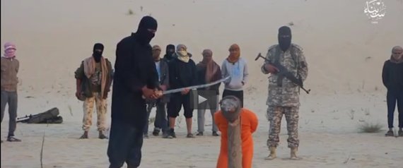 داعش يبثُّ فيديو لإعدام رجلين في سيناء بتهمة ممارسة السحر والكهانة