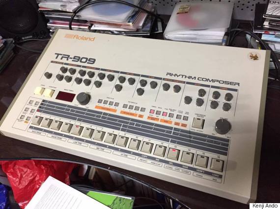 909