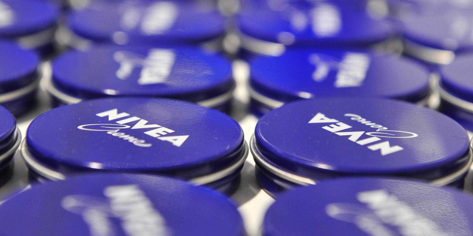 Mit einem unmöglichen Werbeslogan hat Nivea einen Skandal ausgelöst