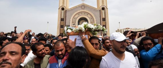 "ارحل يا عبد الغفار".. بالفيديو أقباط مصر يودِّعون موتاهم ويطالبون بإقالة وزير الداخلية
