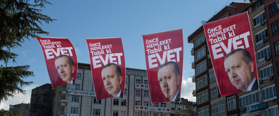 لماذا يثق أردوغان في الفوز بالاستفتاء رغم قوة معارضيه؟.. السر في هذه الآلة التي طوَّرها مساعدوه على مدار عامين
