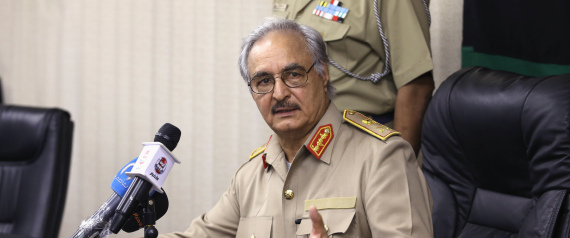 من الاحتواء إلى المواجهة العسكرية.. لماذا تغيَّر موقف حكومة السراج من خليفة حفتر؟