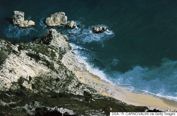 spiaggia delle due sorelle italy