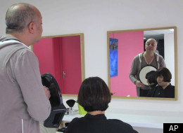 Swanky Paris Salon Gives Star Treatment To Abuse Victims, Single Moms 