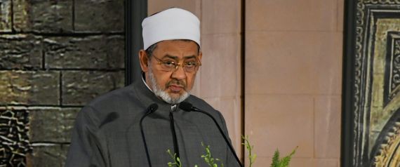 إعادة الاعتبار للإمام الأكبر.. هل تراجعت الدولة مؤقتاً عن مخططها لإعادة تنظيم الأزهر؟