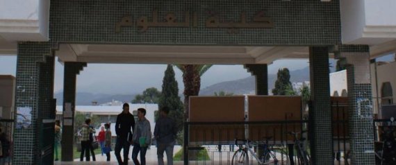 "الجنس مقابل النقط".. طلابٌ مغاربة يتظاهرون ضدَّ أستاذٍ جامعي يبتزُّ الطالبات