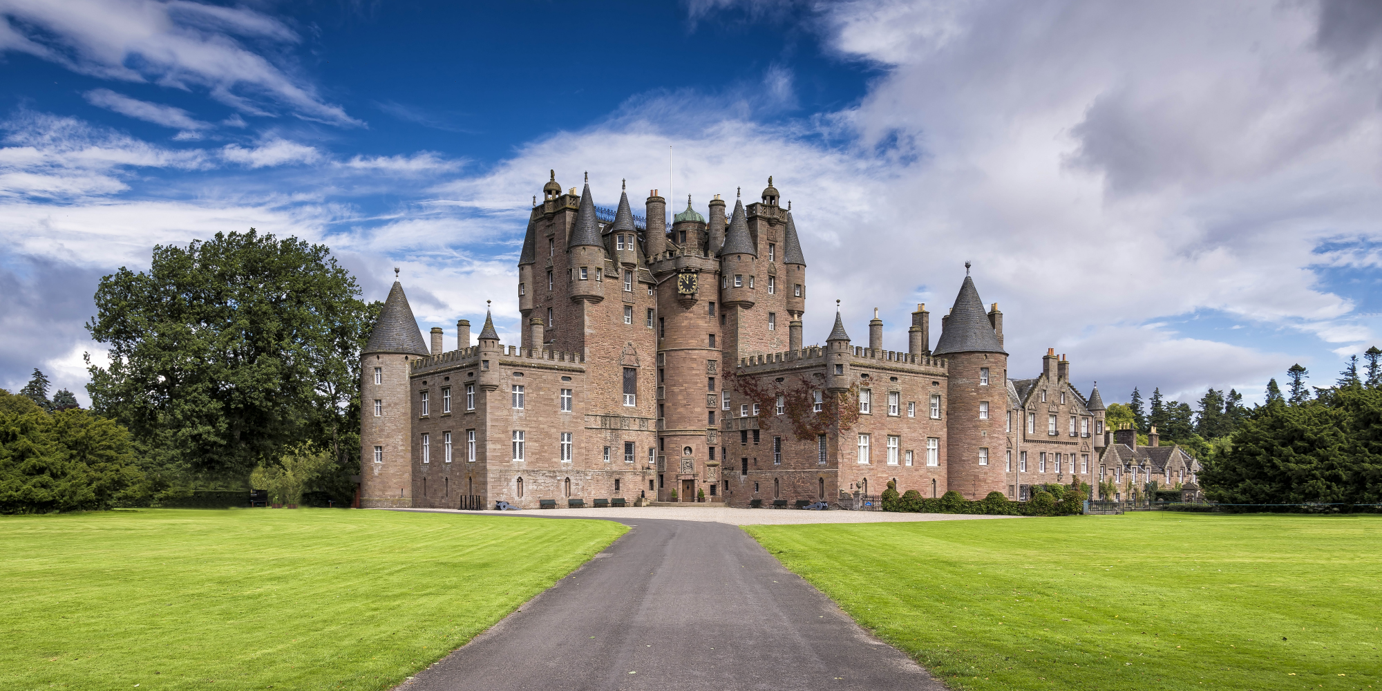 Balmoral-Castle-Scottish-Home-to-the-Royal-Family