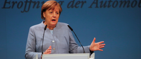 ميركل تتعهَّد بمنع الأتراك المقيمين بألمانيا من التصويت في الاستفتاء على تلك القضية الشائكة