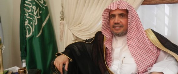 الأمين العام لرابطة العالم الإسلامي يدعو المسلمات إلى الالتزام بحظر الحجاب في الغرب أو مغادرته.. وهذه مبرراته!