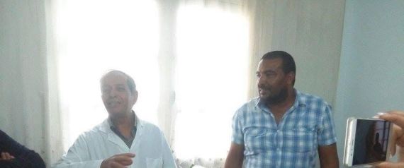 عالج المرضى بالمجان فاوقفوه عن العمل.. طبيب الفقراء في تونس كيف ردّ زواره إليه الجميل؟