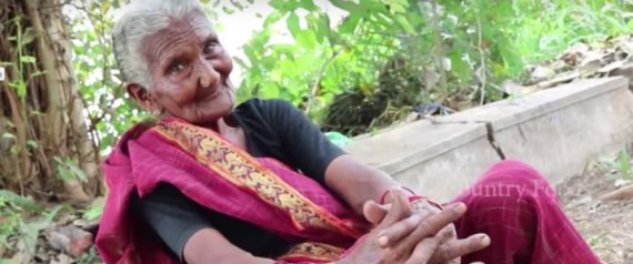 تزوجت في الـ11 وترفع 100 كيلو على ظهرها.. عشرات الملايين يشاهدون قناة عجوز عمرها 106 أعوام على يوتيوب