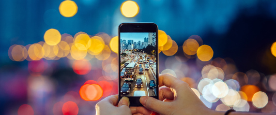 اشحن هاتفك أسرع والتقط السيلفي دون اهتزاز.. حيل ذكية لا تعرفها عن iPhone