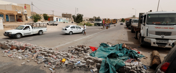 وفاة متظاهرٍ صدمته سيارة شرطة في احتجاجات جنوب تونس
