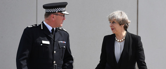 بريطانيا ترفع مستوى التهديد الإرهابي وتنشر الجيش دعماً للشرطة.. هل تستعدُّ لهجوم جديد؟