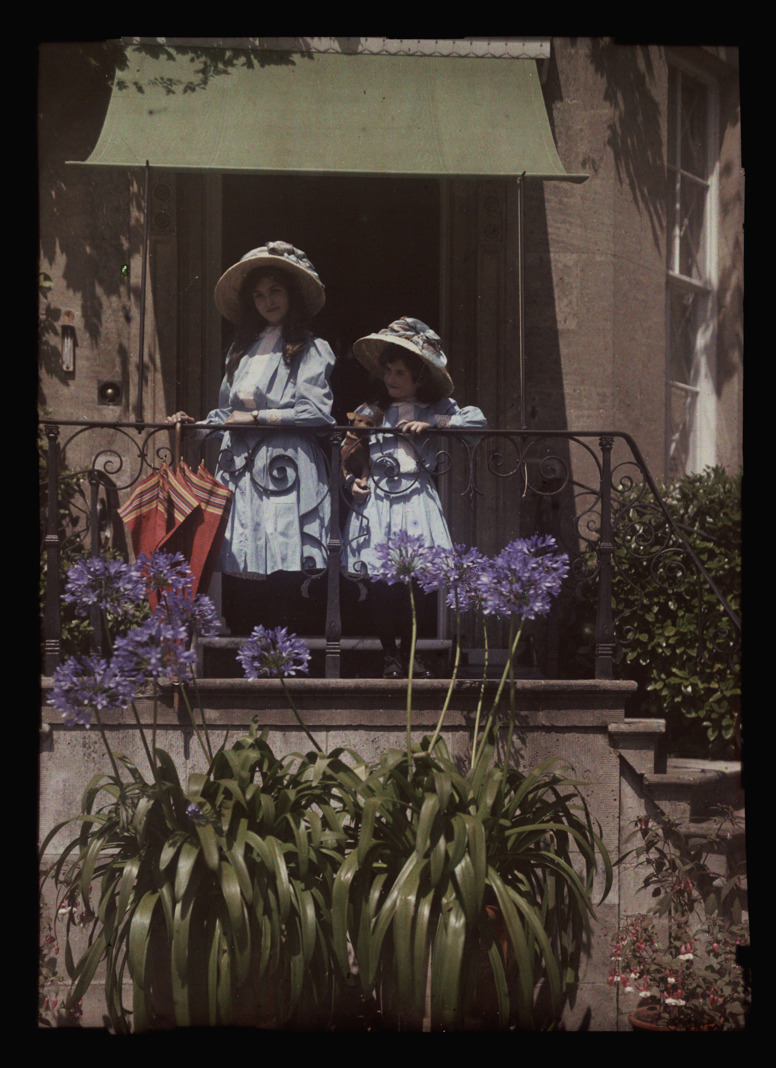 girls on balcony