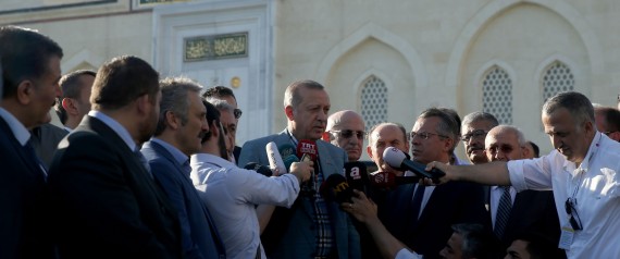 وسائل إعلام تركية تُفصح عن حالة أردوغان الصحية بعد يوم من فقدانه الوعي خلال أدائه صلاة العيد