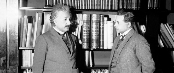هل أثَّرت عادات أينشتاين الغريبة على طريقة فهمه للكون؟
