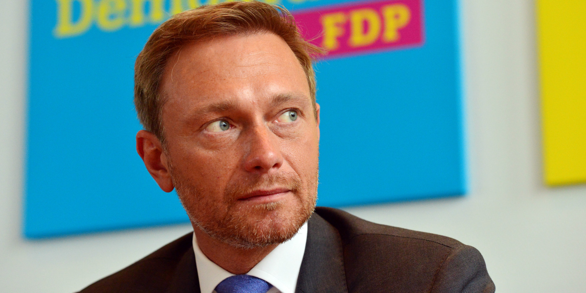 So machen sich die Grünen über die Wahlplakate des FDPChefs Lindner lustig