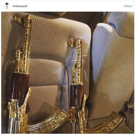 بالصور.. حيوانات نادرة وأسلحة ذهبية.. حسابٌ على إنستغرام يوثِّق بذخ الشباب السعودي O-2-570