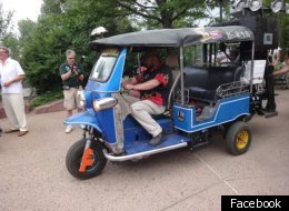 s-POO-POWERED-RICKSHAW-large.jpg