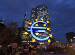 La Repubblica: Η ΕΚΤ κερδίζει 7,8 δισ. ευρώ από τα ελληνικά ομόλογα, αλλά στην Αθήνα καταλήγουν μόνο ψίχουλα