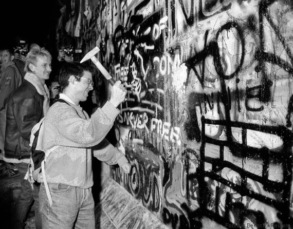 berlin wall comes down
