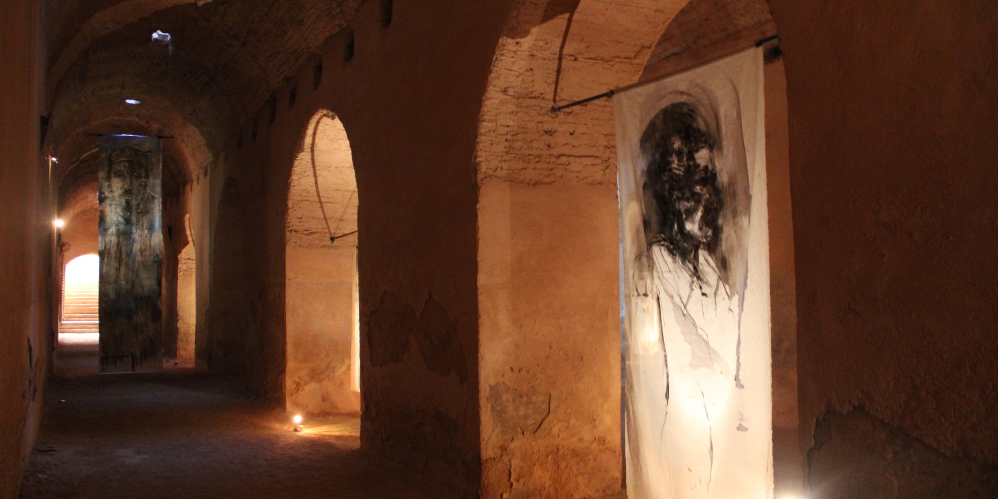 Quand un artiste français investit la prison de Qara de Meknès pour une exposition souterraine