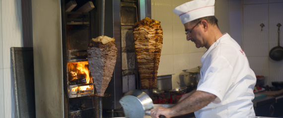لماذا تثير "الشاورما التركي" كل هذا اللغط في البرلمان الأوروبي؟ N-TURKISH-KEBAB-large570
