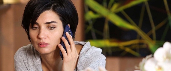 "لميس" تتجاهل "عمر" وتتجنَّب الجلوس بجواره أثناء تسلُّمهما جائزة فنية.. ومواقع فنية تركية N-TUBA-large570