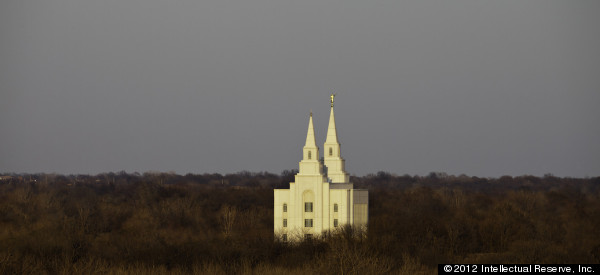 PHOTOS: A Female Episcopal Priest Visits A Mormon Temple