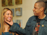 Beyonce Opts For Minimal Makeup, Simple Dress...