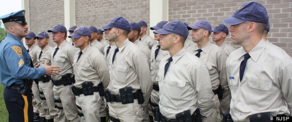Policias_hispanos_graduados_en_la_policia_estatal_