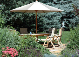 Garlic, Baby Powder And Other Weird Ways To Bug-Proof Your Picnic