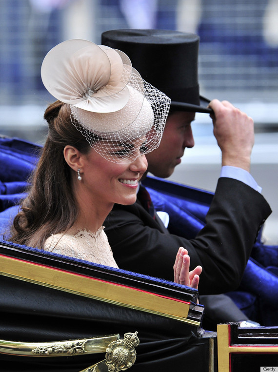 kate middleton fake earrings