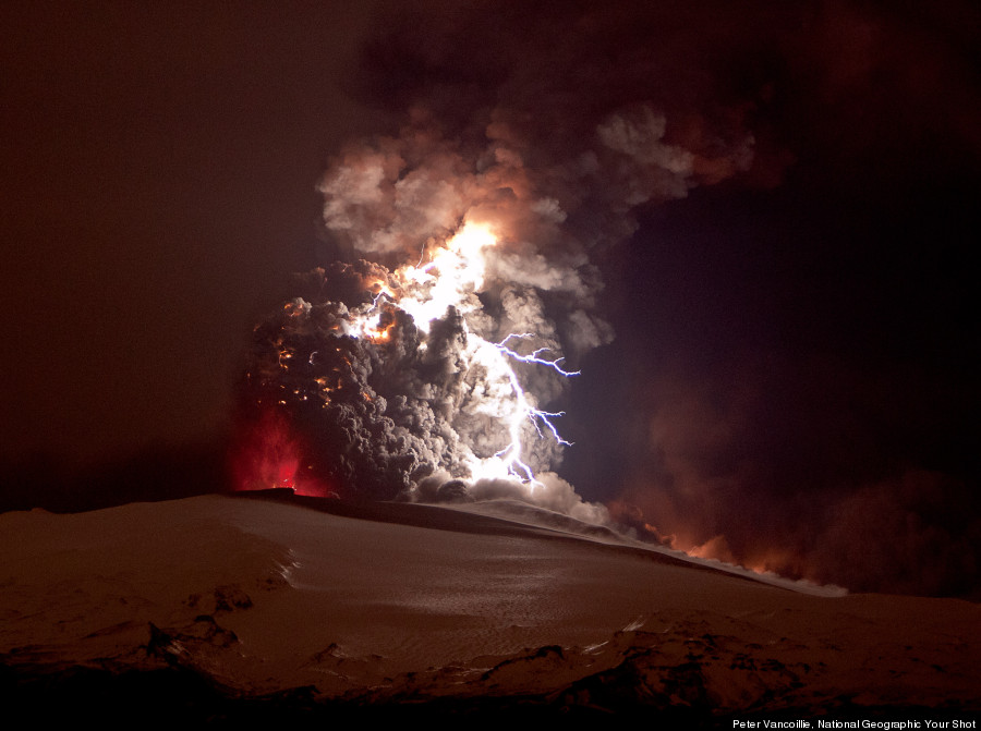 iceland volcano lightning explosion