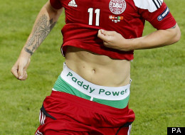 GALLERY/WATCH: Bendtner Gets Short Shrift