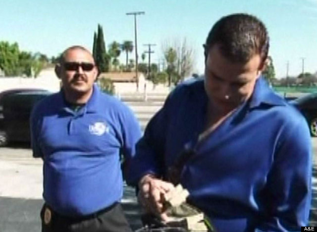 http://urls.re/S3R .'Storage Wars': Buyer's 'Man Purse' Contains $50,000 In Cash