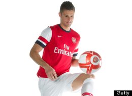 Giroud Unveiled By Arsenal