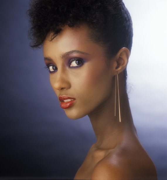 Iman S Pretty Purple Makeup How To Get The Look Photos Huffpost