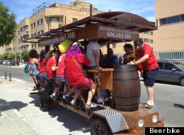 La 'bici-birra', una idea original para combatir la crisis