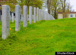 http://i.huffpost.com/gen/770671/thumbs/s-GREEN-FUNERALS-large.jpg